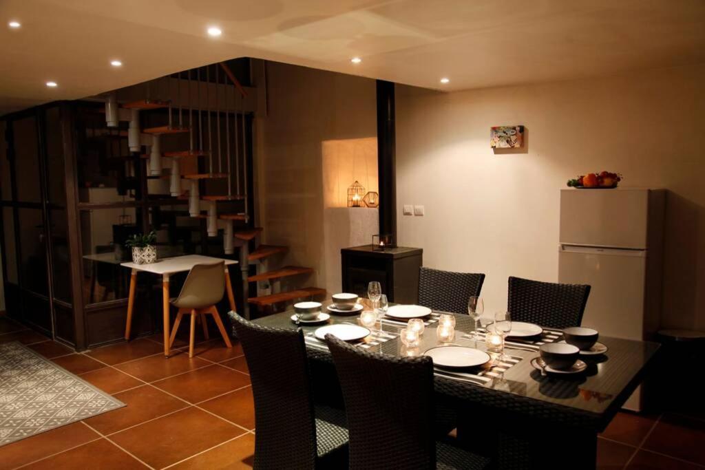 쿠쿠론 Maison De Charme Renovee 빌라 외부 사진